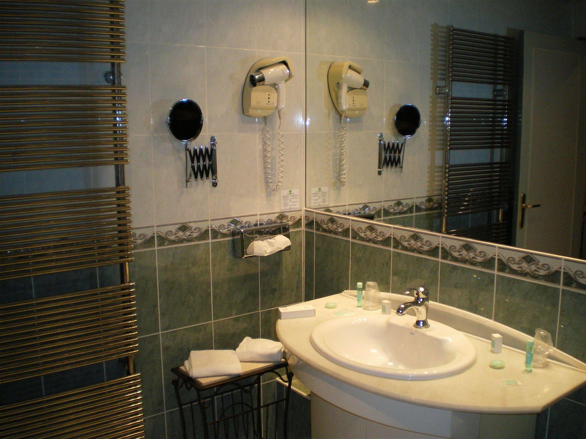 Hotel Le Maxime - Best Western Signature Collection Auxerre Exterior foto